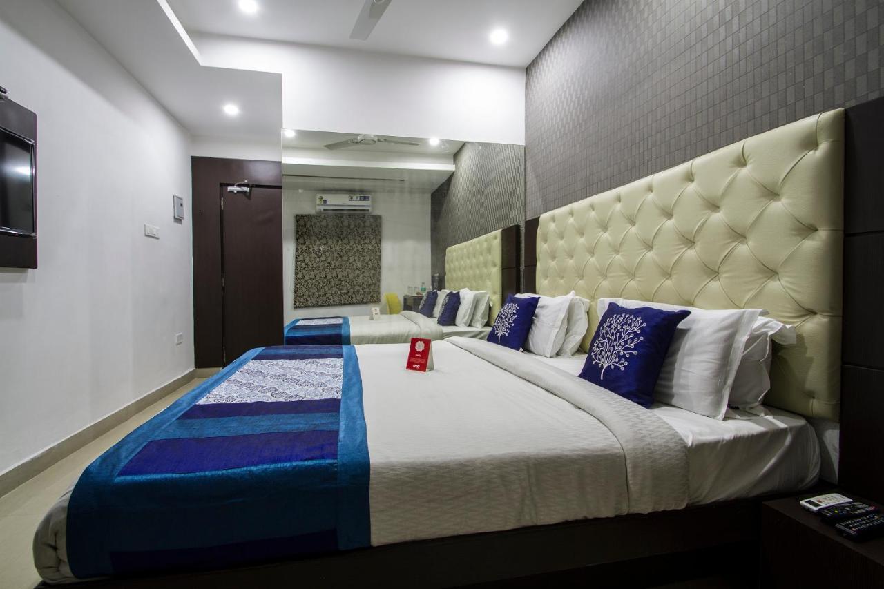 Oyo Hotel Stay Home Near Shilparamam Hyderabad Exteriör bild